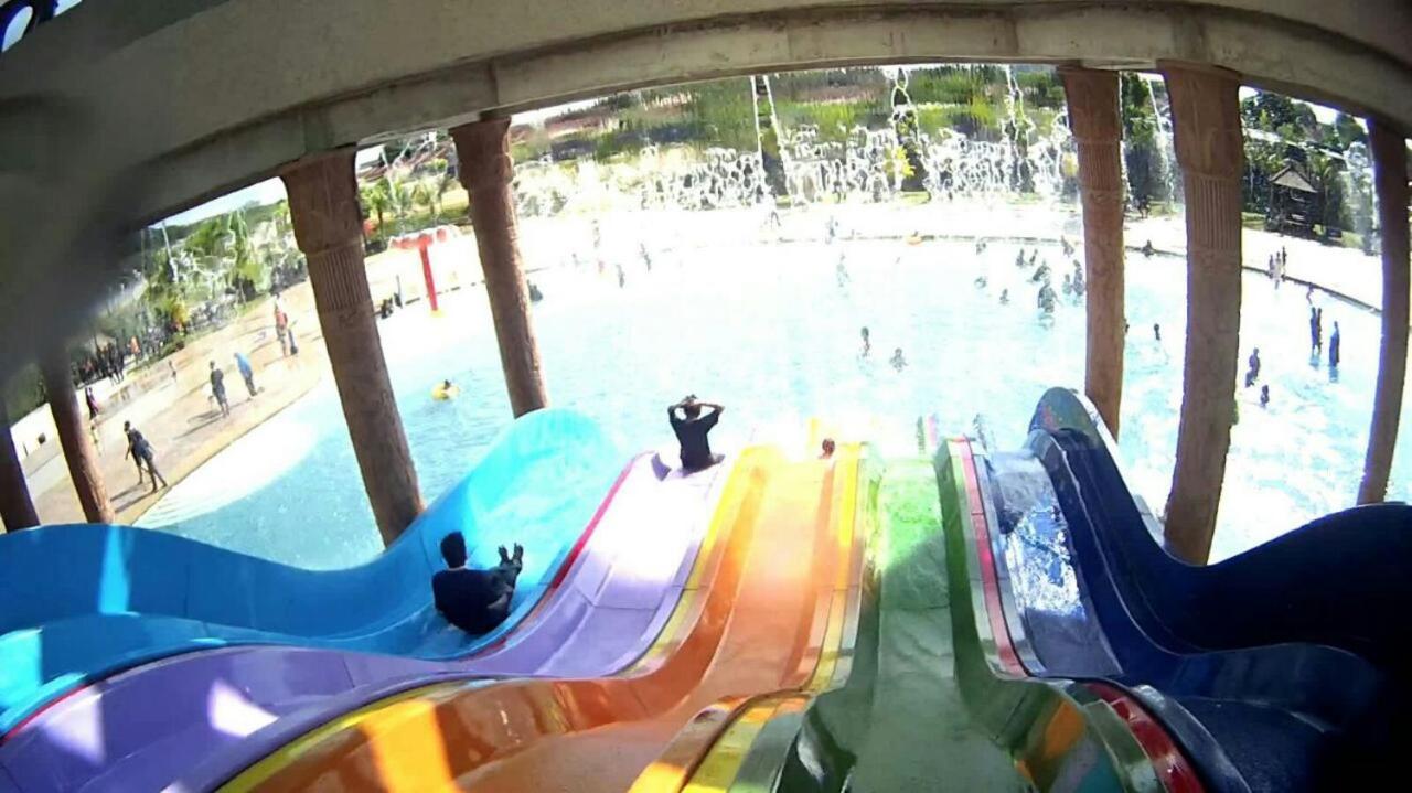 & Free Access To Waterpark At B Lagoon