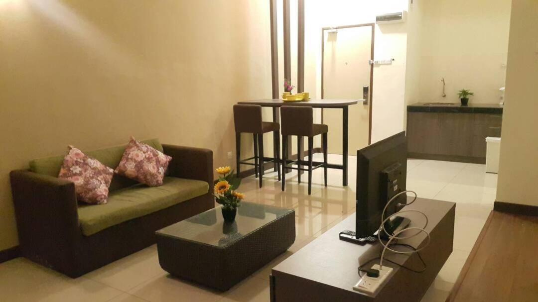 & Free Access To Waterpark At B Lagoon Apartment *